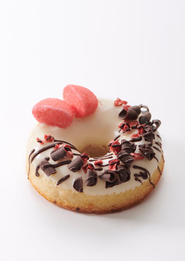 Cake Donut med Jordbærskum