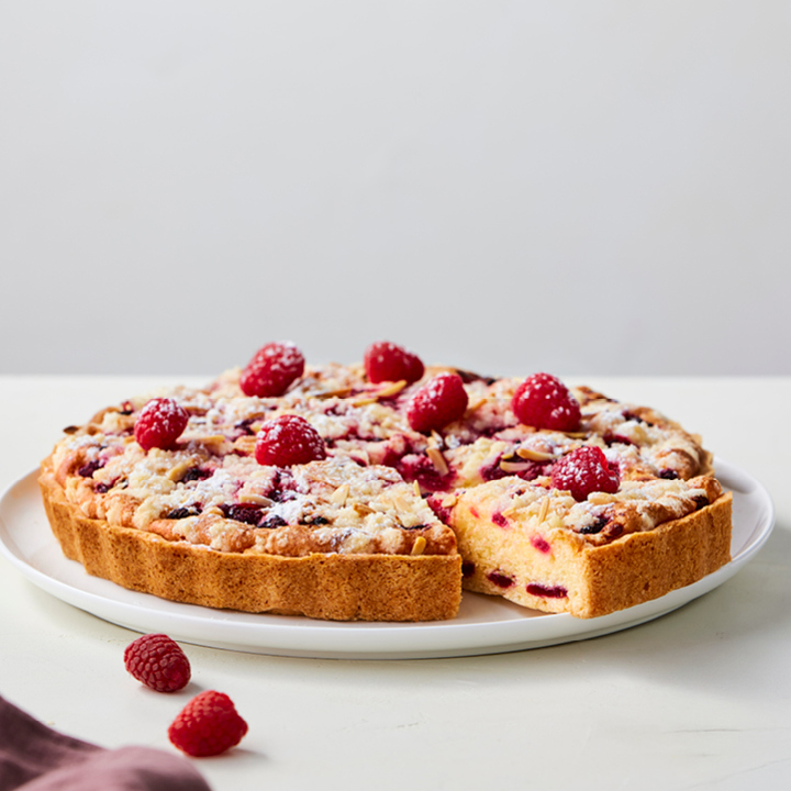Gluten free cake with berries and sweet crumble