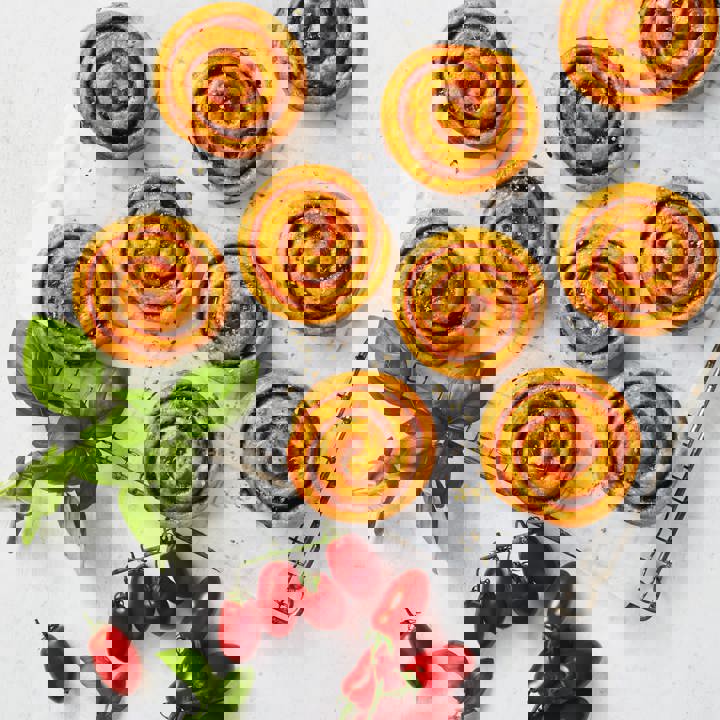 Gluten free pizza swirls